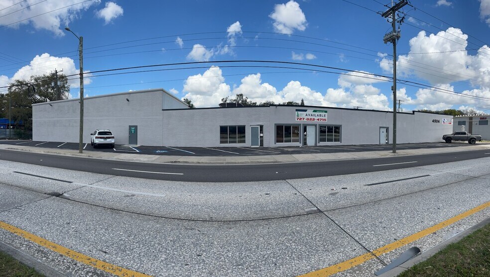 More Photos Of 4504 E Hillsborough Ave, Tampa Showroom For Lease