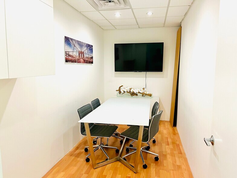 More Photos Of 8370 W Flagler St, Miami Medical For Lease