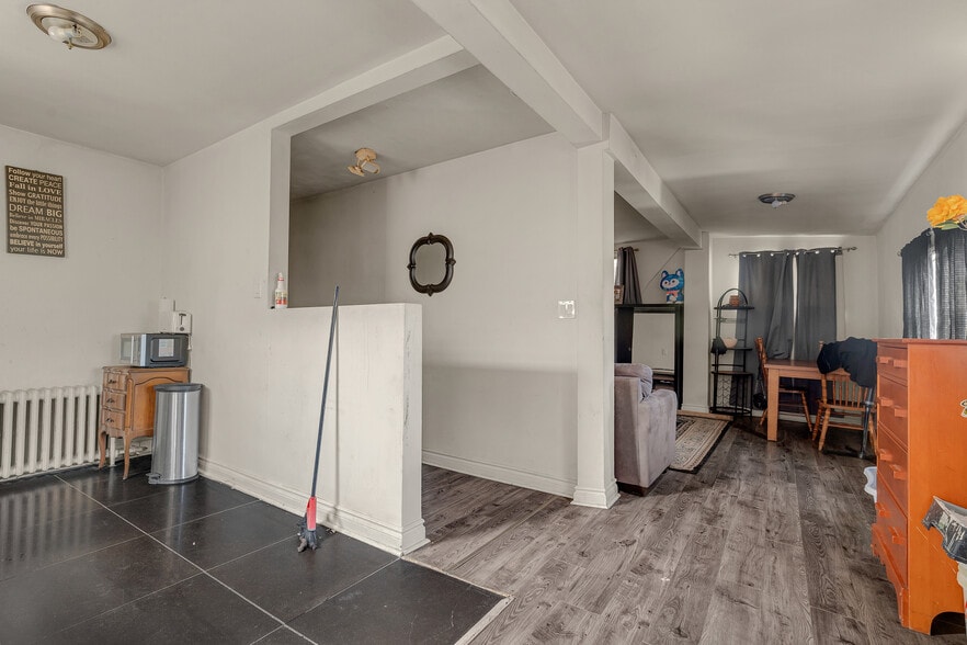 More Photos Of 70 Ottawa St N, Hamilton Storefront Retail Residential For Lease