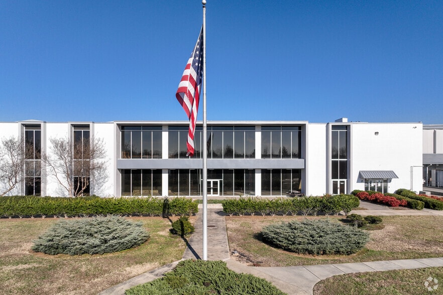 More Photos Of 90 Piedmont Industrial Dr, Winston-Salem Warehouse For Lease