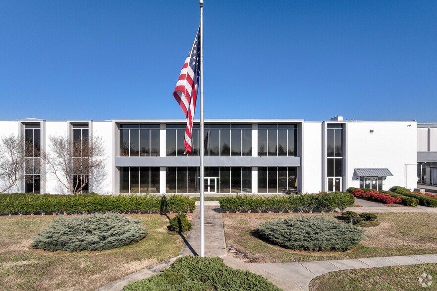 More Photos Of 90 Piedmont Industrial Dr, Winston-Salem Warehouse For Lease