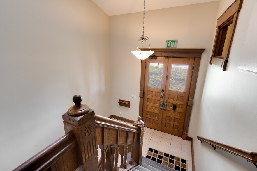 More Photos Of 1089 Sagamore Pky W, West Lafayette Office For Sale