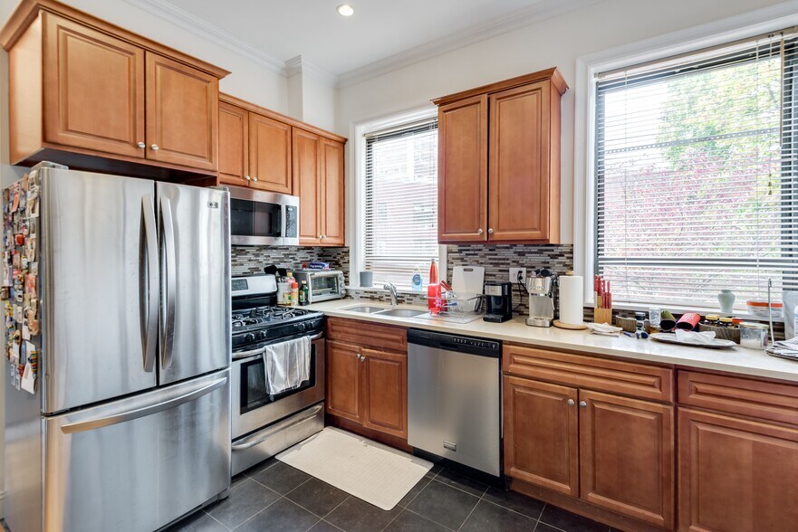 More Photos Of 434 Clermont Ave, Brooklyn Apartments For Sale