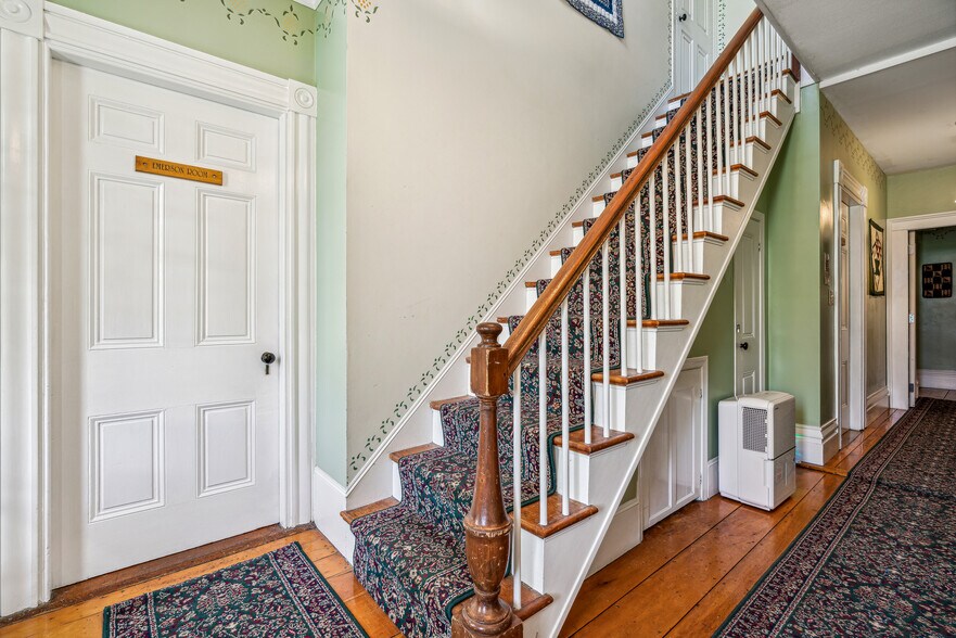 More Photos Of 9 Main St, Lyme Hospitality For Sale