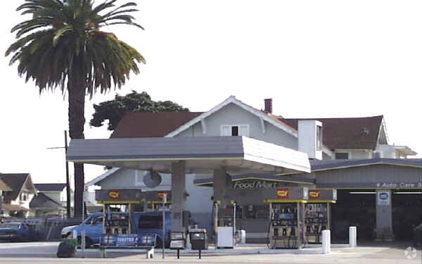 Primary Photo Of 1404 Martin Luther King Jr Blvd, Los Angeles Service Station For Sale