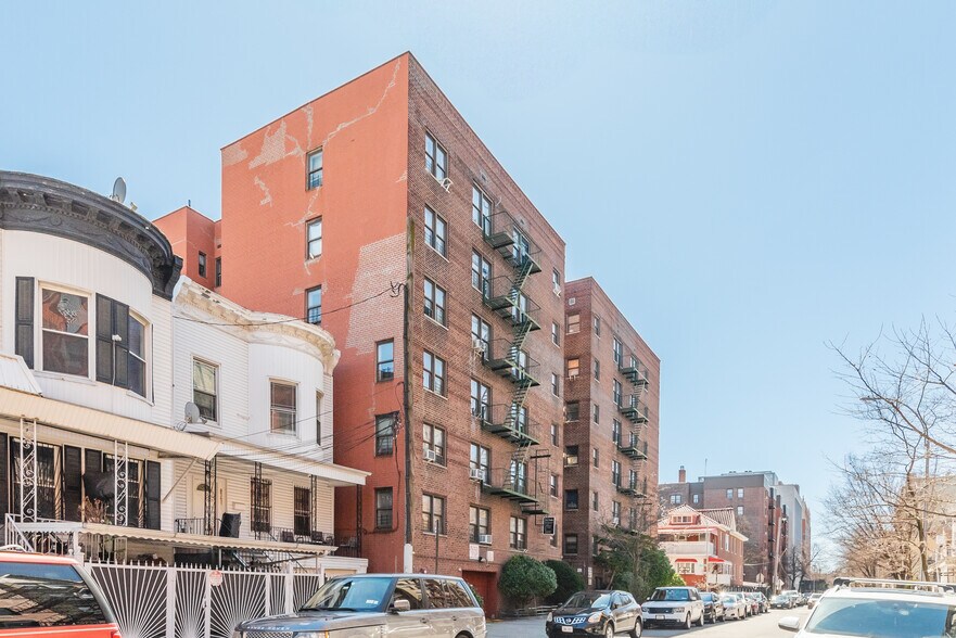 More Photos Of 2830 Briggs Ave, Bronx Apartments For Sale