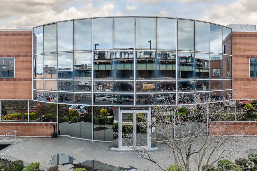 More Photos Of 2244 Westchester Ave, Bronx Office For Sale