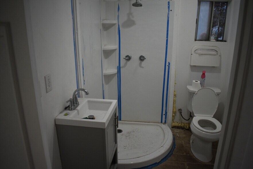 More Photos Of 4862 Compton Ave, Los Angeles Manufacturing For Sale