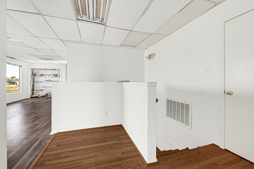 More Photos Of 815 Clear Lake Rd, Clear Lake Shores Storefront Retail Office For Sale