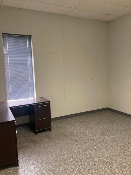 More Photos Of 631-641 Lowther Rd, Lewisberry Warehouse For Lease