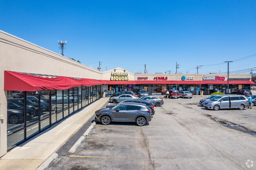 More Photos Of 1501-1527 W North Ave, Melrose Park Unknown For Lease