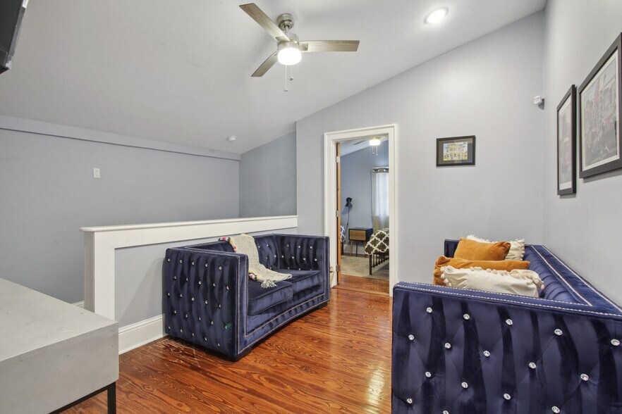 More Photos Of 1104 Music St, New Orleans Hotel For Sale