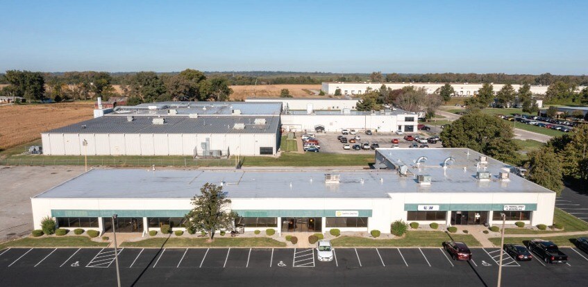 Primary Photo Of 10 Central Industrial Dr, Granite City Warehouse For Sale