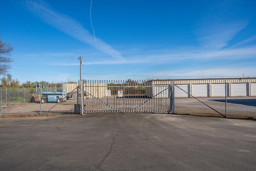 More Photos Of 3650 Main St, Cottonwood Self Storage For Sale
