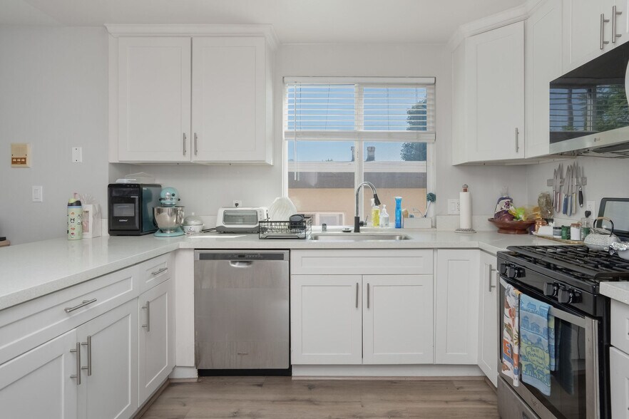 More Photos Of 712 Pacific St, Santa Monica Apartments For Sale