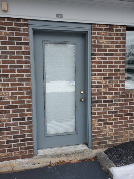 More Photos Of 594 Turnpike St, Easton Self Storage For Lease