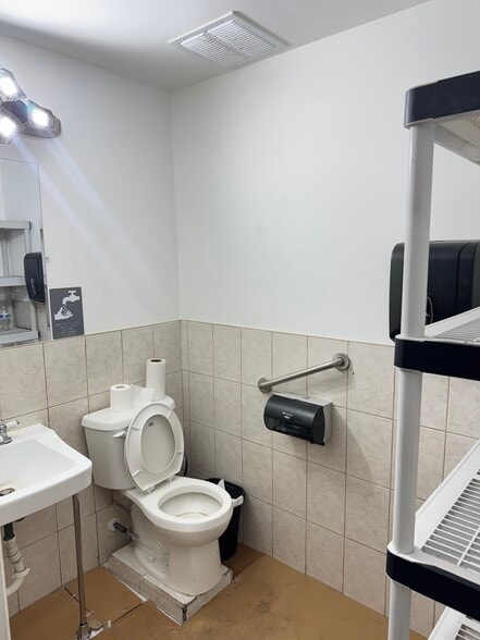 More Photos Of 10330-10364 SW 187th St, Miami Industrial For Sale