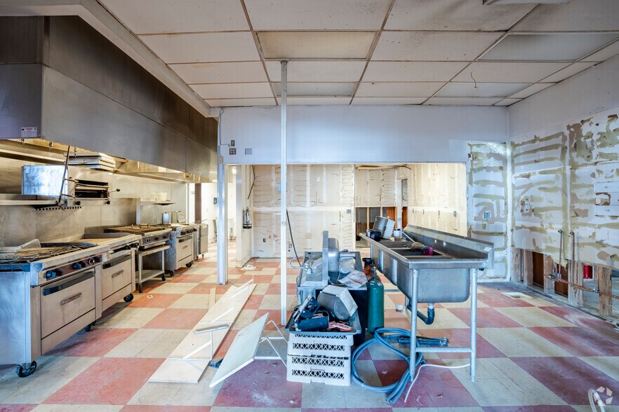 More Photos Of 376 Main St, Chester Storefront For Sale