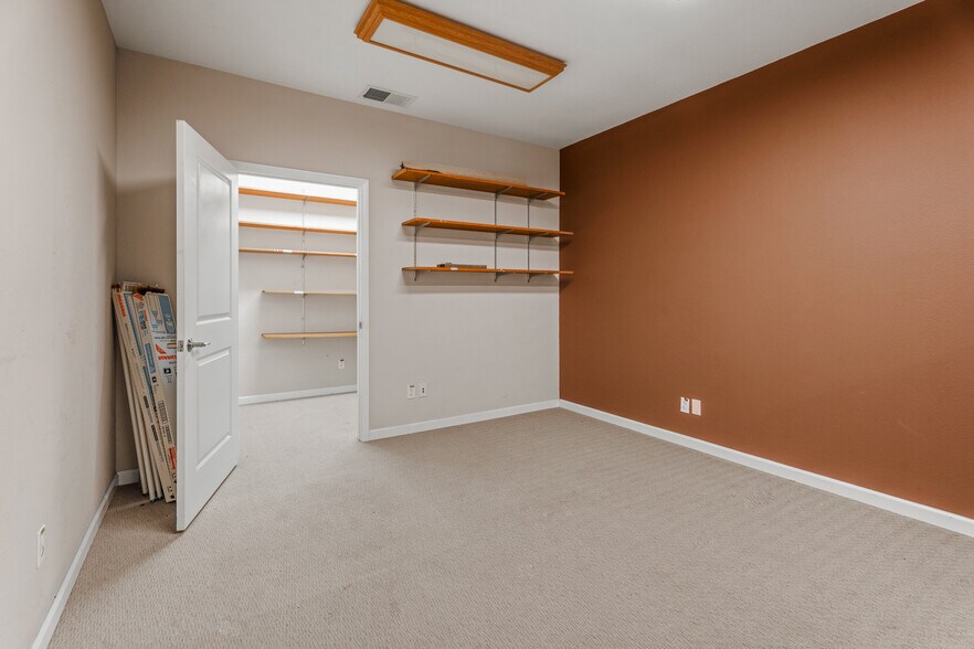 More Photos Of 1252 Airport Park Blvd, Ukiah General Retail For Lease