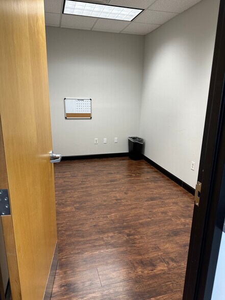 More Photos Of 996 Wilkinson Trce, Bowling Green Medical For Lease