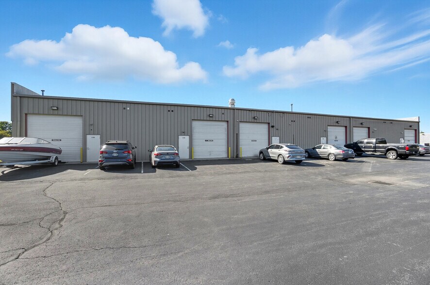 More Photos Of 1104-1124 Kemper Meadow Dr, Forest Park Storefront For Lease