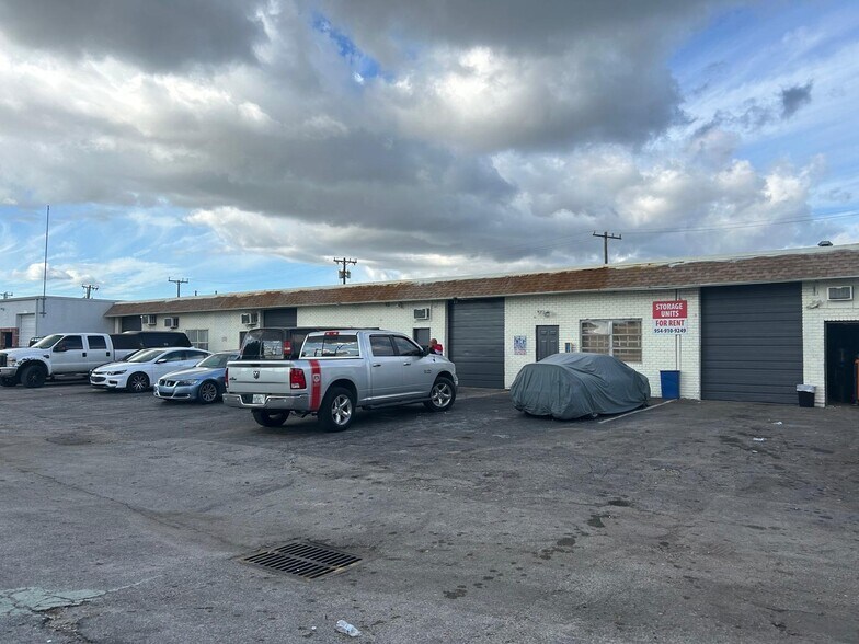 Primary Photo Of 4631-4641 NW 8th Ave, Oakland Park Warehouse For Lease