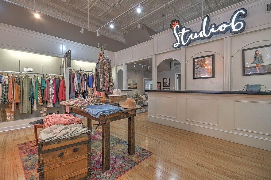 More Photos Of 531 State St, Bristol Storefront Retail Office For Sale