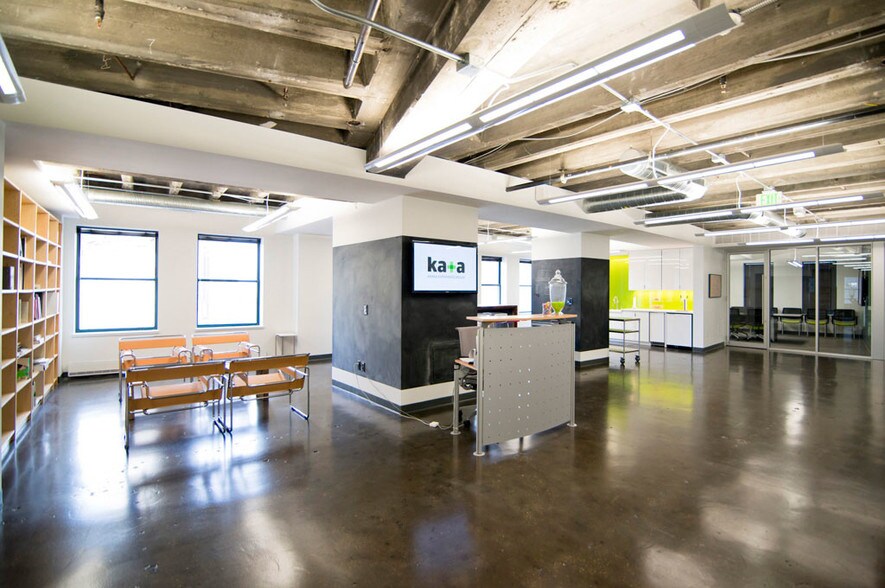 More Photos Of 54 Monument Cir, Indianapolis Office For Lease