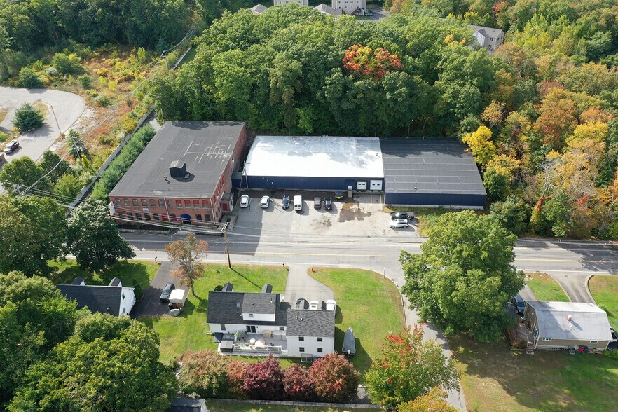 More Photos Of 68 Tower St, Hudson Warehouse For Sale