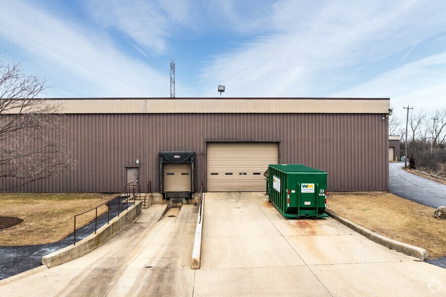 More Photos Of 1133 N Ridge Ave, Lombard Manufacturing For Sale