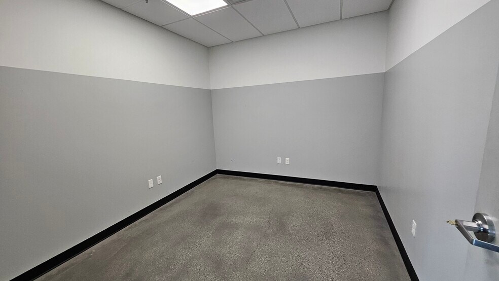 More Photos Of 230 Cutler Dr, North Salt Lake Warehouse For Lease