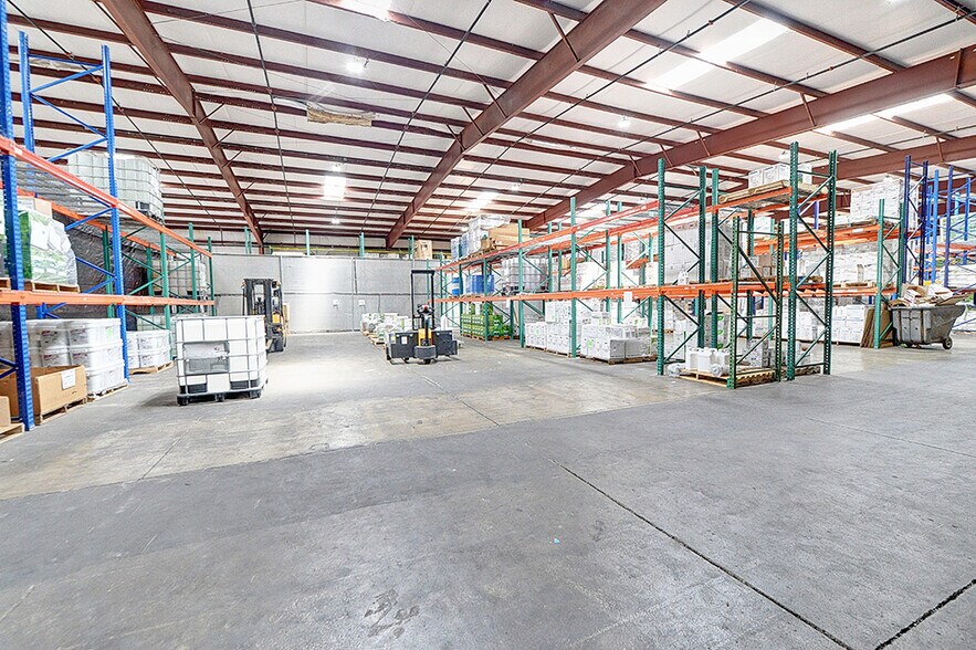 More Photos Of 715 S Easy St, Lecanto Manufacturing For Lease