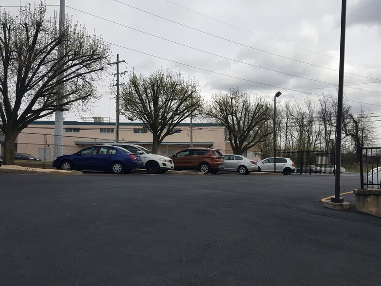 More Photos Of 1601 N Jessup St, Wilmington Manufacturing For Sale