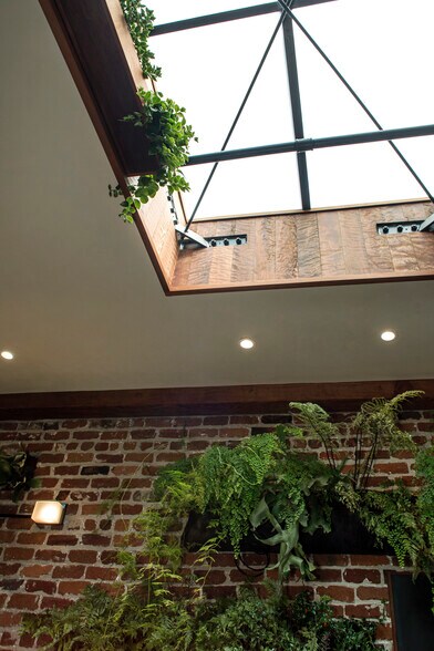 More Photos Of 466 Eddy St, San Francisco General Retail For Sale