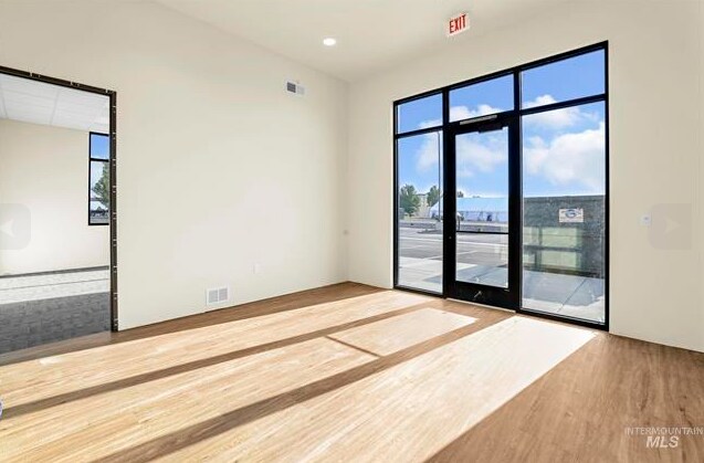 More Photos Of 388 Crossroads Point Blvd, Jerome Office For Lease