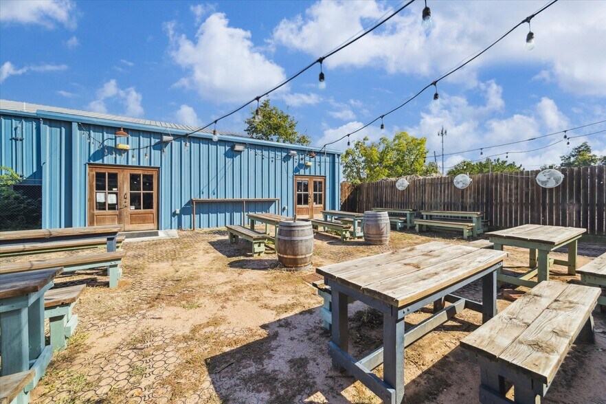 More Photos Of 1125 W Cavalcade St, Houston Manufacturing For Sale