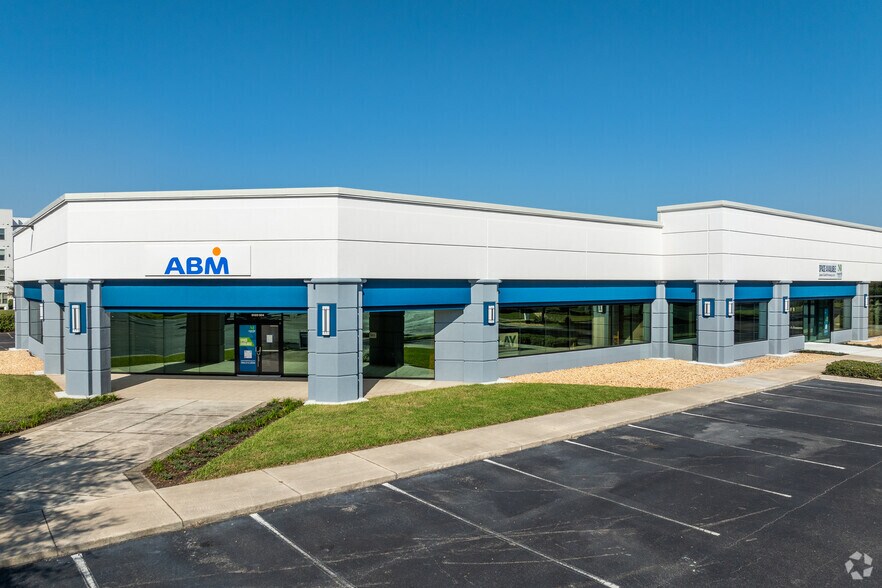More Photos Of 5022 Gate Pky, Jacksonville Office For Lease