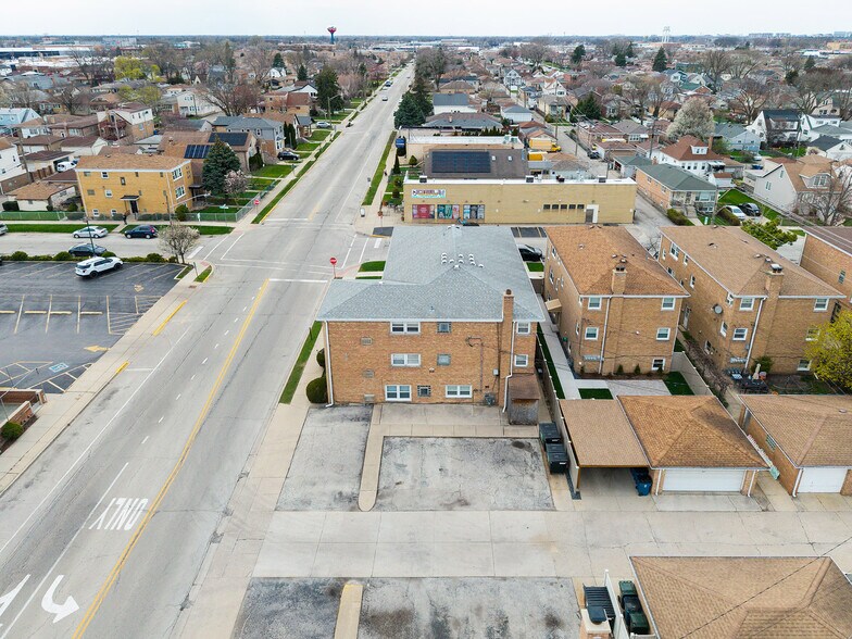 More Photos Of 4401 N Newcastle Ave, Harwood Heights Apartments For Sale