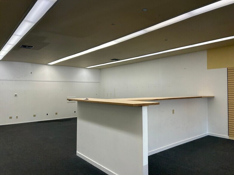 More Photos Of 435 Center St, Healdsburg Unknown For Lease