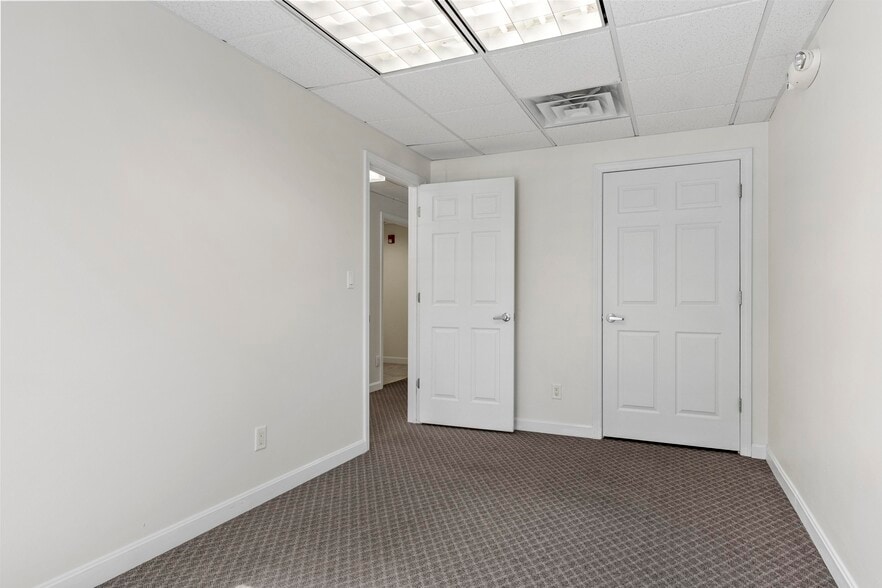 More Photos Of 206 Southbridge St, Auburn Office For Lease