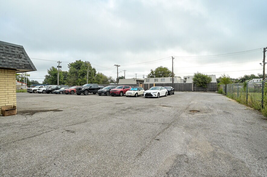 More Photos Of 3530 N MacArthur Blvd, Oklahoma City Medical For Sale