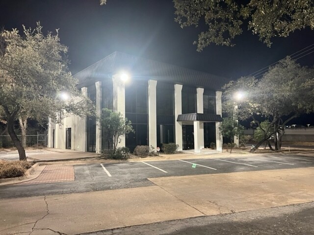 More Photos Of 11855 Research Blvd, Austin General Retail For Sale