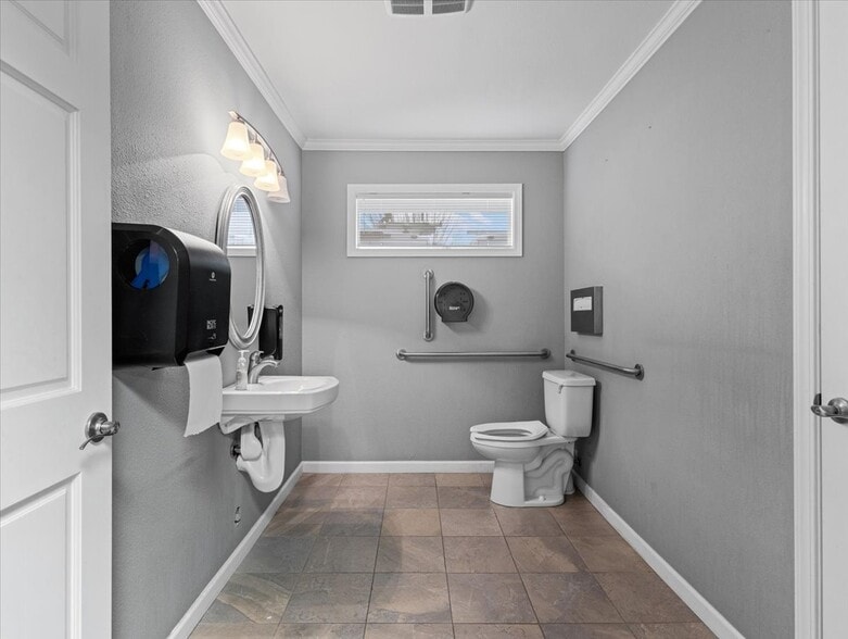 More Photos Of 1114 NE 112th Ave, Vancouver Warehouse For Sale