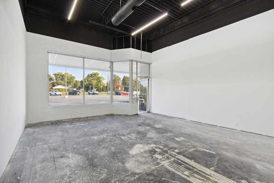 More Photos Of 120-150 May Mart Dr, Rochelle Unknown For Lease