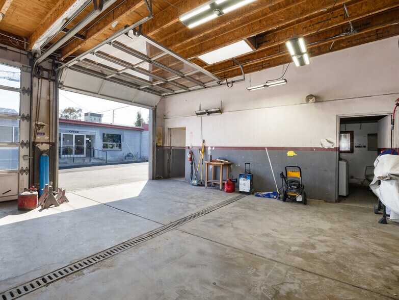 More Photos Of 717 E El Segundo Blvd, El Segundo Auto Repair For Sale