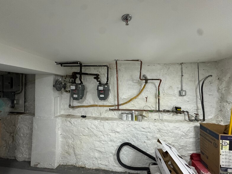 More Photos Of 6702 Bergenline Ave, West New York Storefront Retail Office For Sale