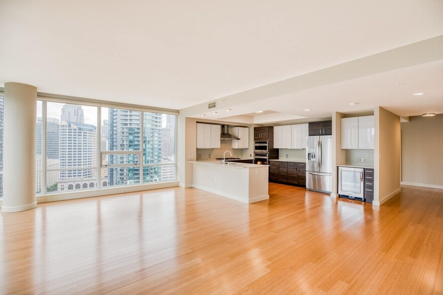 More Photos Of 2105 5th Ave, Seattle Apartments For Lease