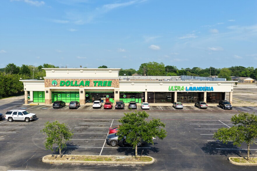 More Photos Of 2731-2801 Red Bluff Rd, Pasadena Unknown For Lease