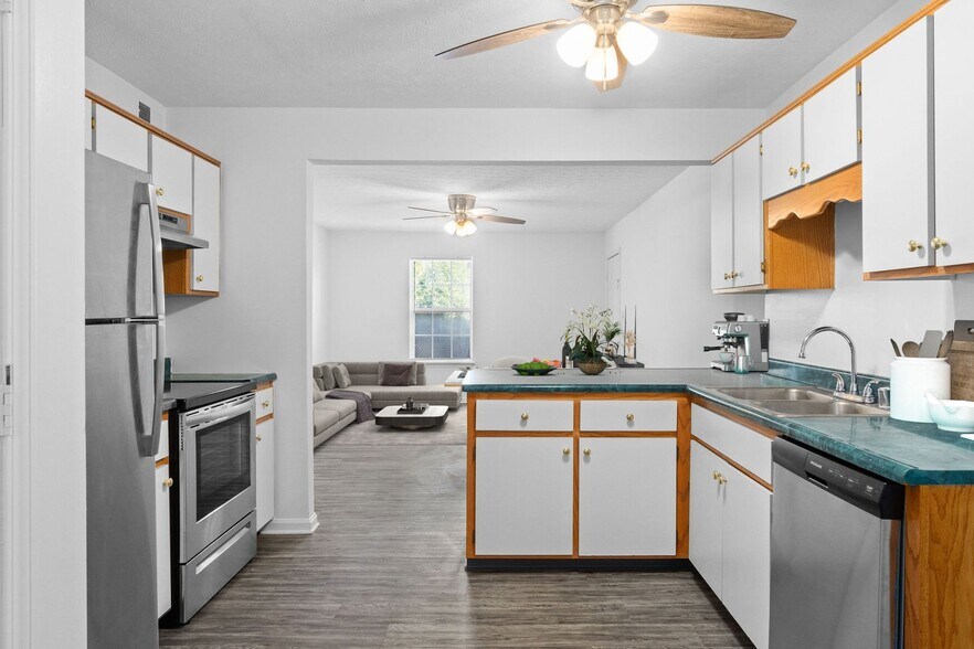 More Photos Of 111 Erie Ct, Shepherdsville Apartments For Sale