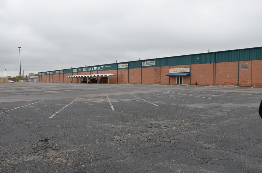 More Photos Of 2301 S Meridian Ave, Wichita Warehouse For Lease